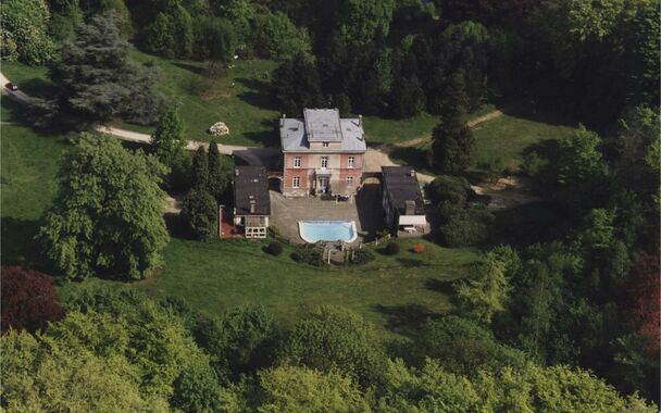 Castle for rent in Gembloux