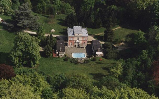 Castle for rent in Gembloux
