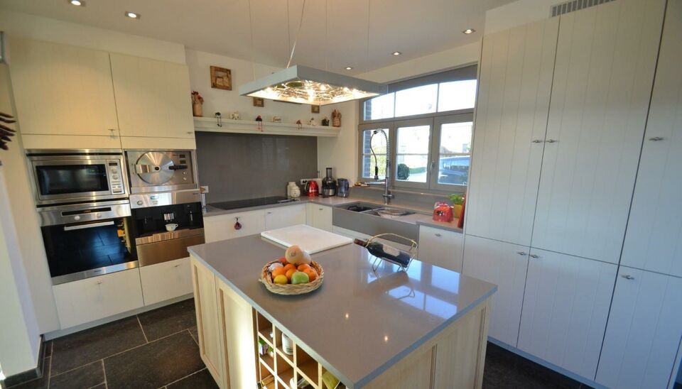 Villa for sale in Kraainem